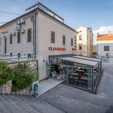 Hotel Park Drniš Zewnętrze zdjęcie