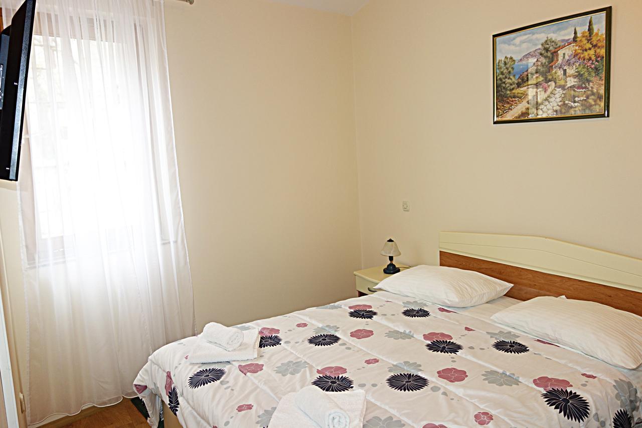 Hotel Park Drniš Zewnętrze zdjęcie