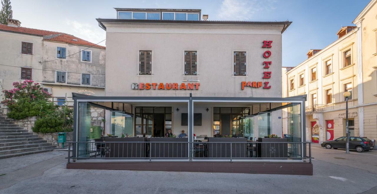 Hotel Park Drniš Zewnętrze zdjęcie