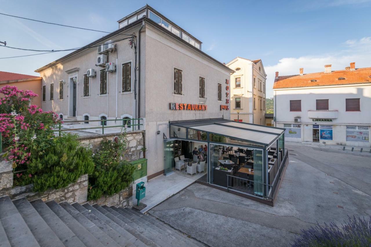 Hotel Park Drniš Zewnętrze zdjęcie